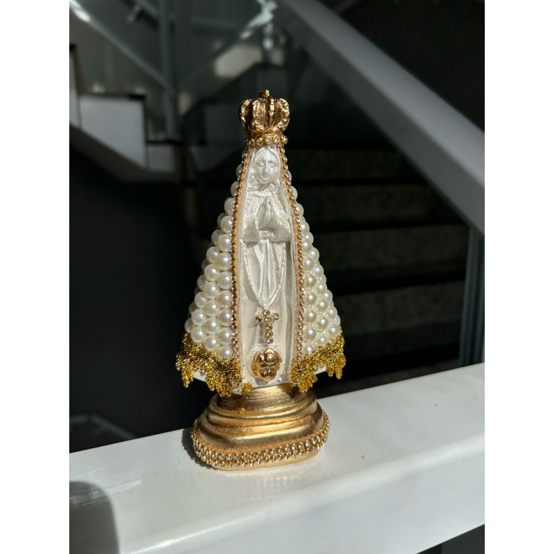 Nossa Senhora Aparecida com manto perolado\presente\lembrança batismo \presente casamento