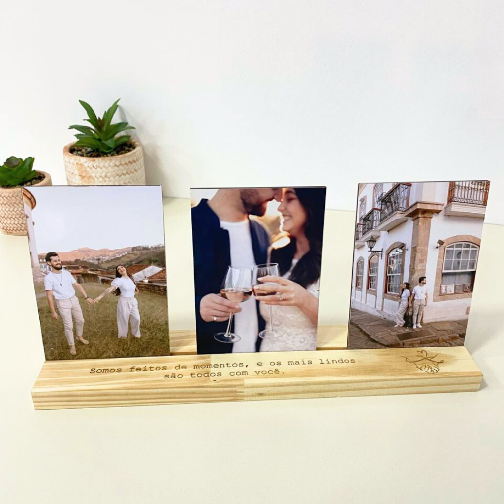 Porta Retrato com Base Madeira Presente Romântico Decorativo Casal Viagem 3 Foto 10x15 em Oferta na Shopee