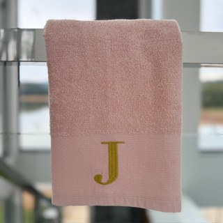 Toalhas de Rosto com Inicial bordada 100% Algodão Fio Penteado 540g em Oferta na Shopee
