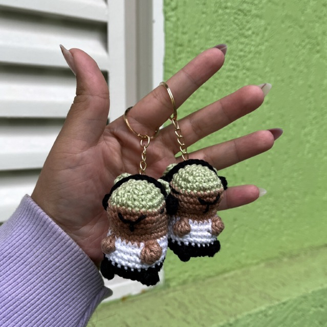 Chaveiro Capivarinha Frank Ocean ou Frank cabecinha amigurumi crochê — imagem 2 de 2