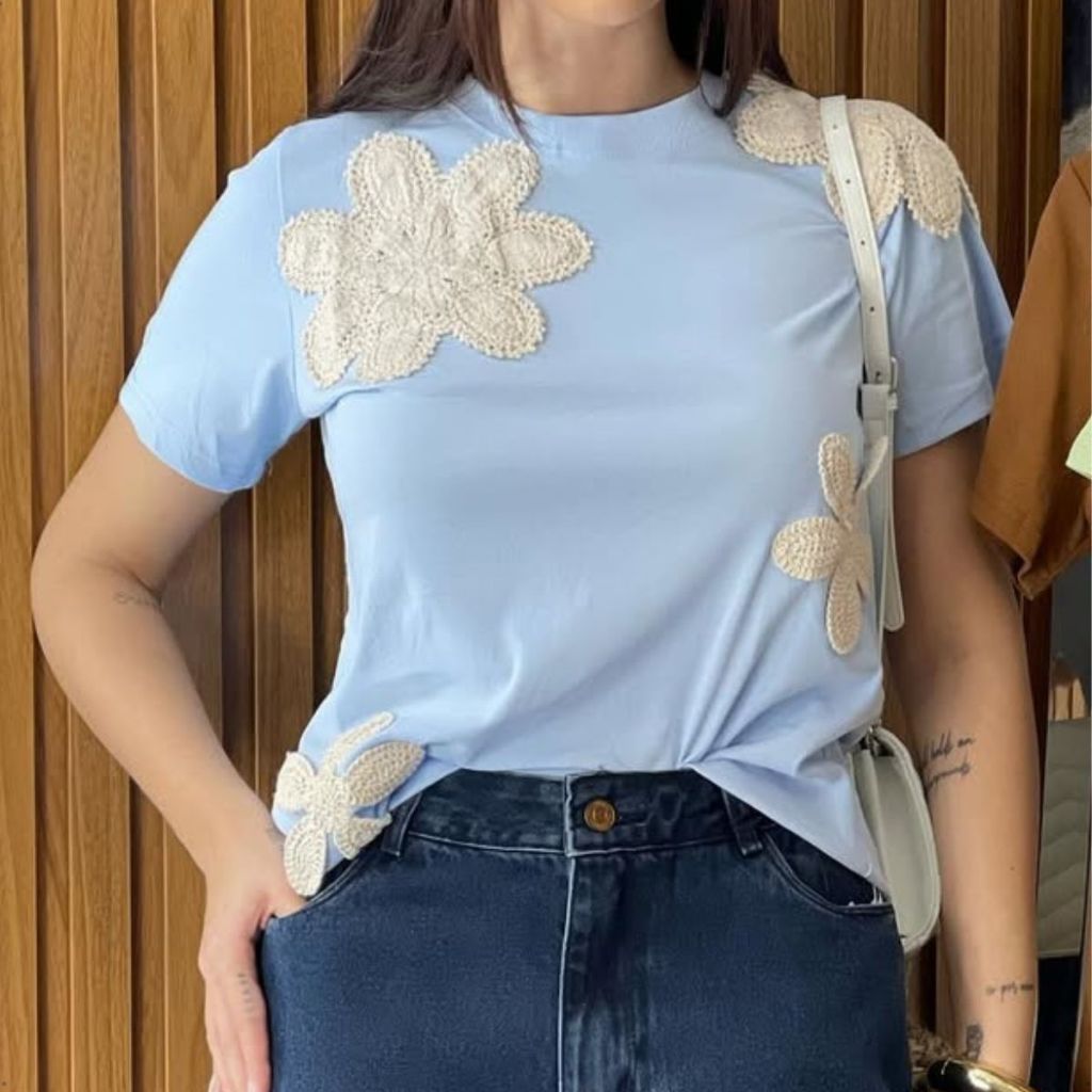 Blusa feminina algodão com bordado em flor em Oferta na Shopee