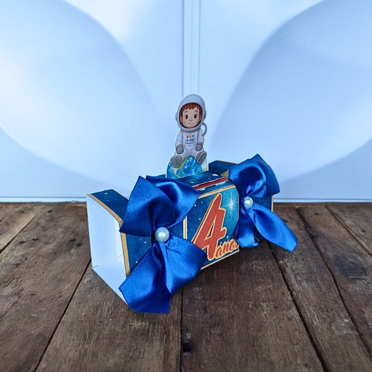 Caixa Bala Avulsa Personalizada com Aplique 3D/Lembrancinha de Aniversário/Decoração de Festa/Tema Astronauta Aquarela.