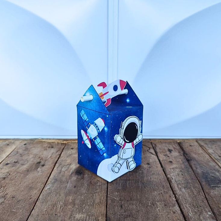 Caixa Canudo Avulsa Personalizada com Aplique 3D/Lembrancinha de Aniversário/Decoração de Festa/Tema Astronauta.