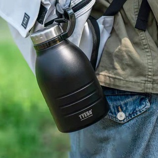 Garrafa Térmica de Café 1900ml Dupla Parede com Canudo Mantém Quente/Frio por 12h Isolamento Térmico Ideal para Viagens em Oferta na Shopee