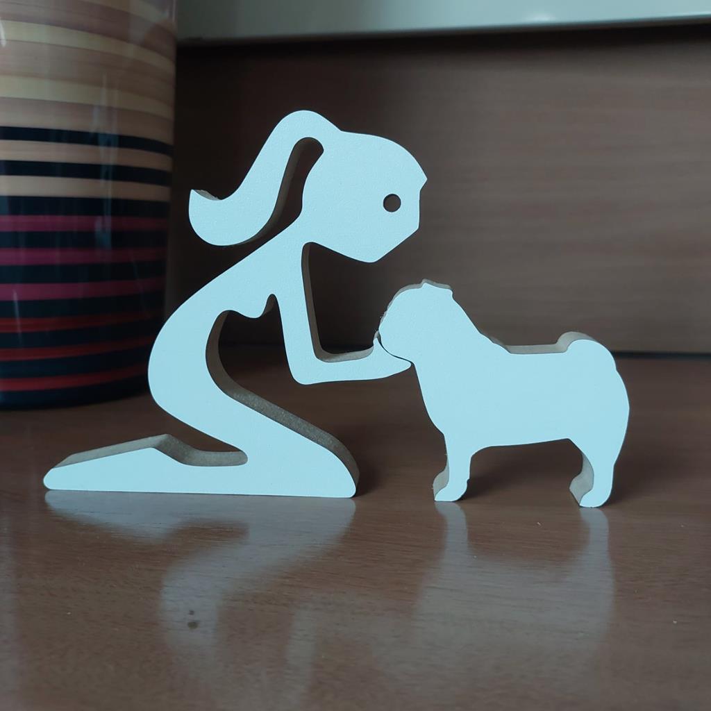 Escultura Minimalista em Mdf Tutor e Cachorro Pet Raça Pug Decoração
