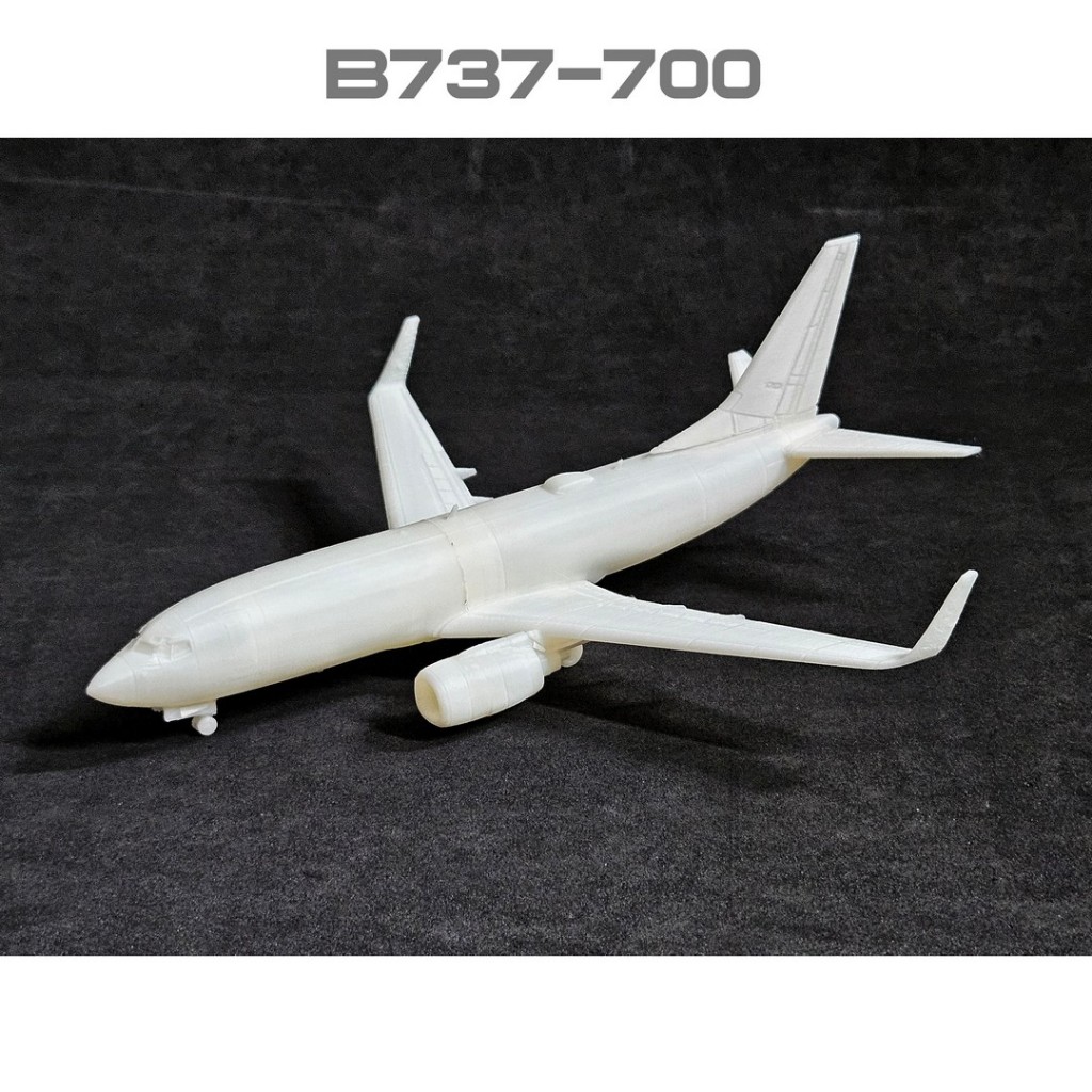 Avião Boeing B737-700 Maquete Escala 1:144 Plastimodelo
