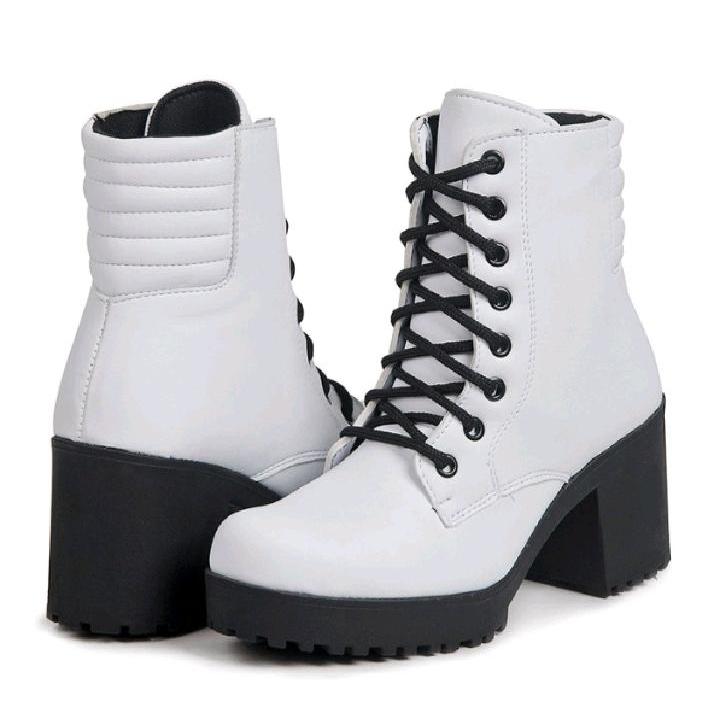 Bota Coturno Salto Preta Verniz Branca Blogueira Tratorada Estilo Conforto Última Peça em estoque!