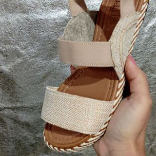 Sandália com Elástico (Ref. 3228) em Oferta na Shopee
