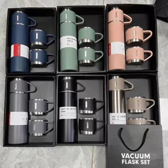 Kit Garrafa Térmica 500ml Vacuum Flask Set 1Garrafa Inox e 2 Tampa De Xícaras Bebidas Quentes/Frias (3042)