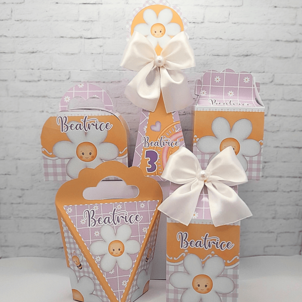 KIT PERSONALIZADO MARGARIDAS LILÁS (PEGUE E MONTE) / LEMBRANCINHAS PERSONALIZADAS / MIMOS  PARA  ANIVERSÁRIO