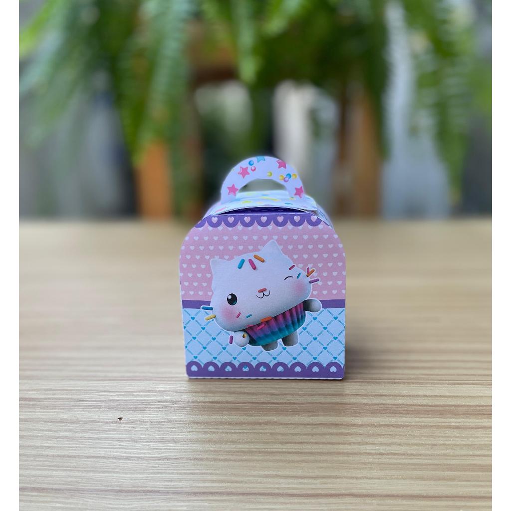 Lembrancinha personalizada CASA MAGICA DA GABY / lembrancinha aniversario CASA MAGICA DA GABBY caixa maletinha