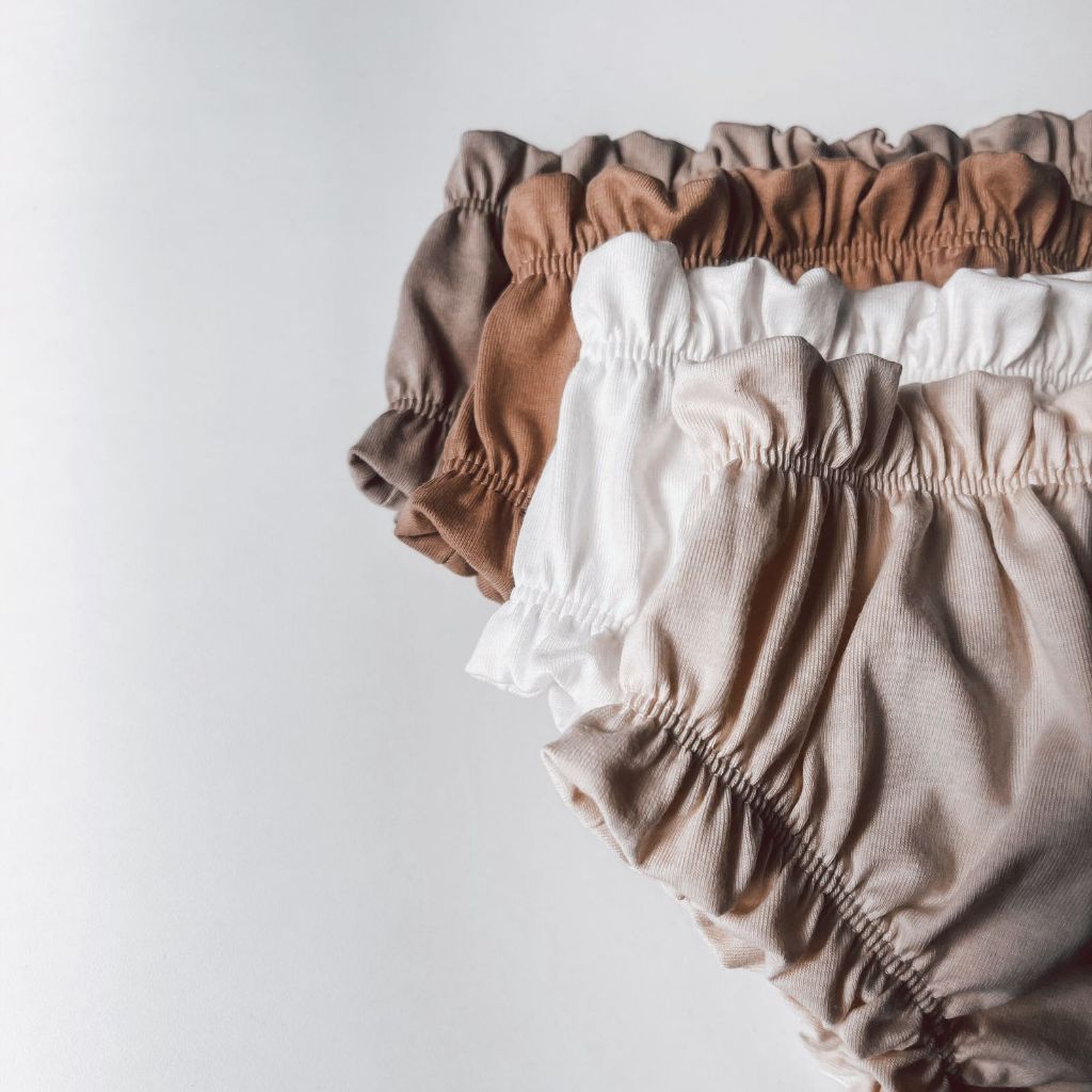 Combo 3 calcinhas bebê aparadora de fralda malha 100% algodão tamanho único. Combo 3 calcinhas bebê aparadora de fralda malha 100% algodão tamanho único.