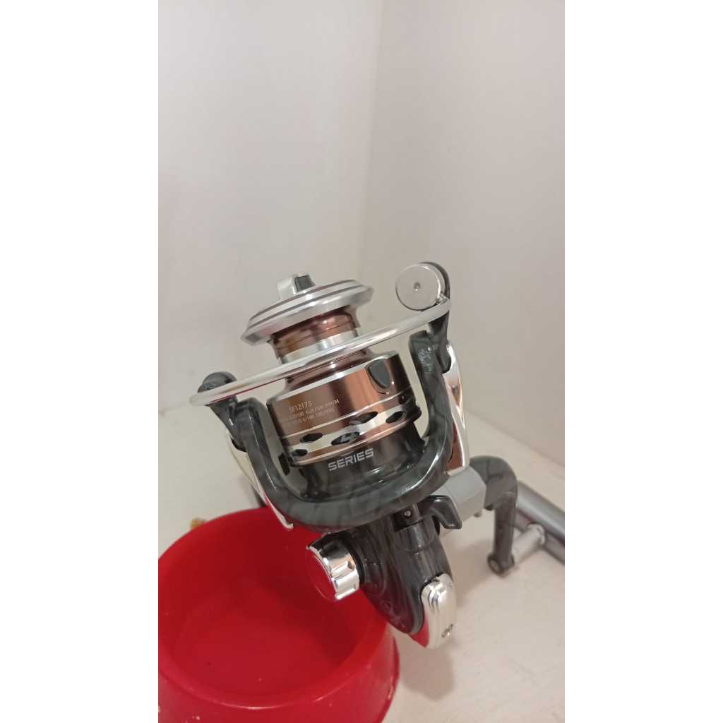 kit vara lazer spin 562 1.50MT-2vara de rosca + molinete molinete safari MAX tigre1000 linha gratis