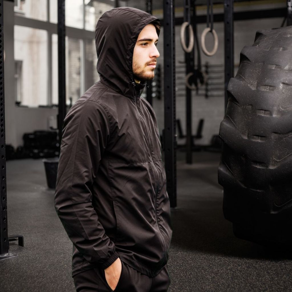 Jaqueta Leve Masculina Lisa Corta Vento com Capuz Zíper e Bolsos