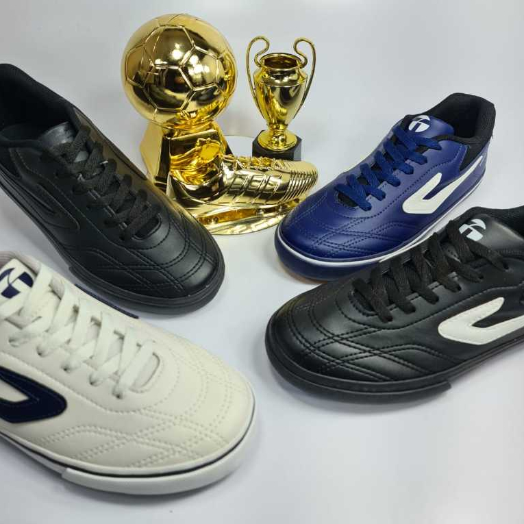 Chuteira Masculina Futsal Topper Dominator 3 Vulcanizada TP03000 Agilidade e Conforto nas Quadras
