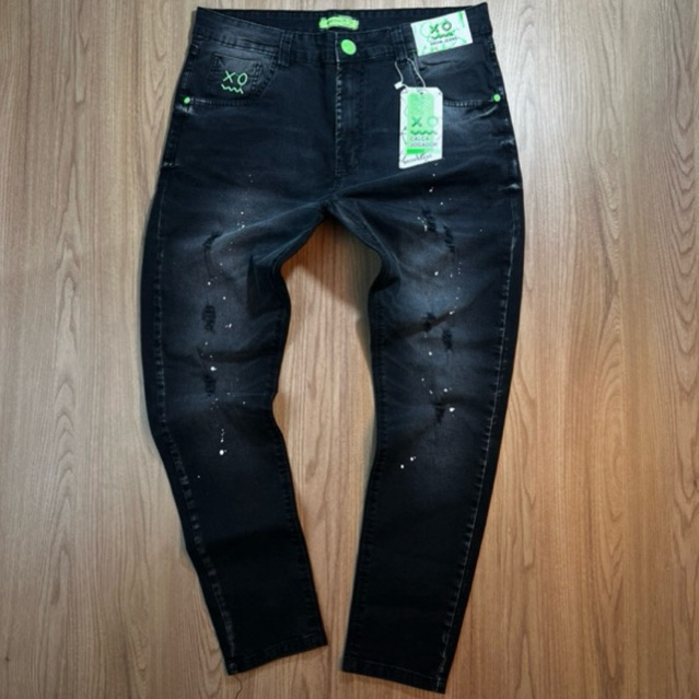 CALÇA MASCULINA JOGADOR CINZA ESCURO COM DETALHES VERDE (BROW JEANS)