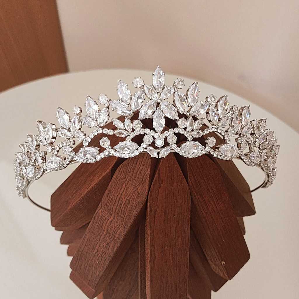 Coroa Tiara Porta Coque Zircônia Prata Prateado Para Penteado Noiva Casamento Festa de 15 Anos