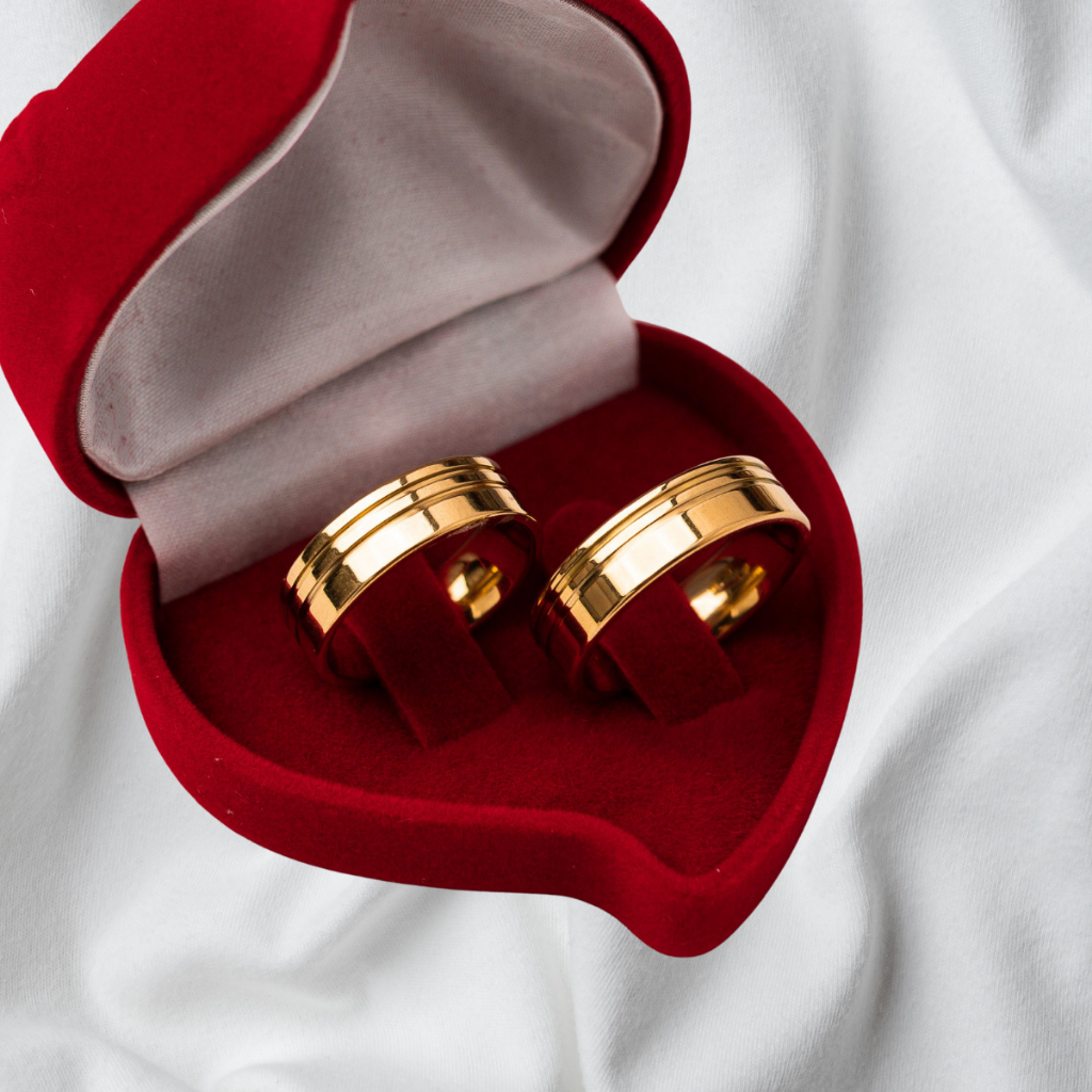 Par de Aliança Moeda Antiga Lisa 2 Frisos 8mm Noivado Casamento - 3 Anos Garantia