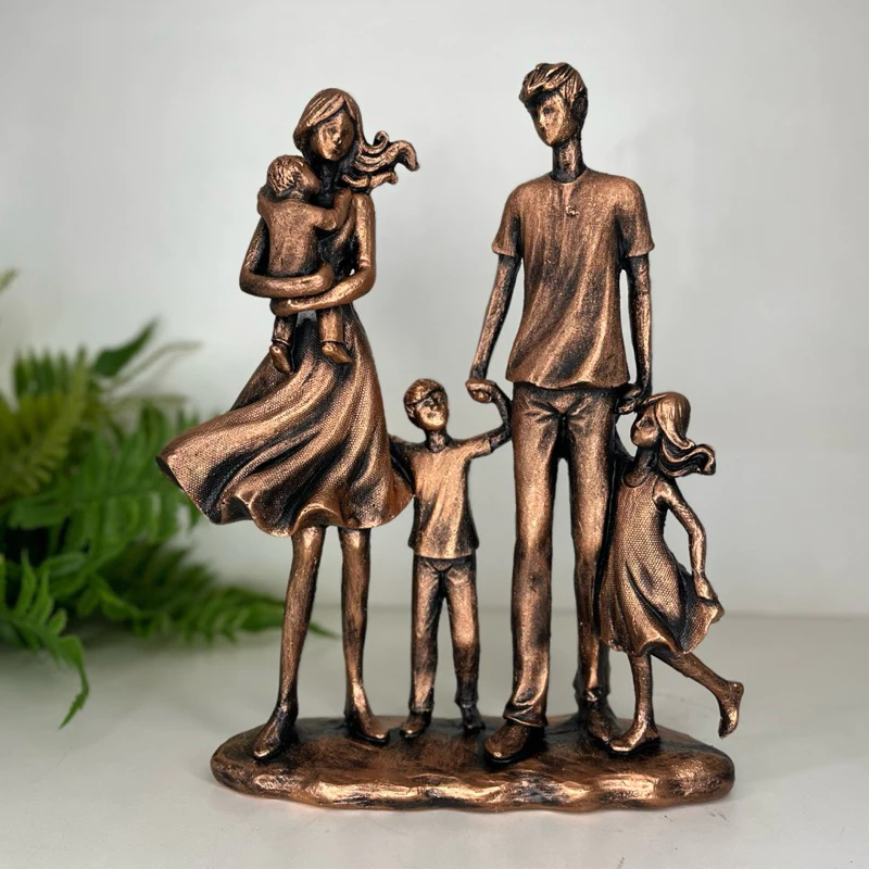 Escultura Estátua Obra Familia com 3 Crianças Pai, Mãe, Menina e Dois Meninos Design de Interior