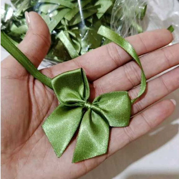 100 Laço pronto para lembrancinha só amarrar tubete pirulito sacola saquinho caixinha de leite milk em Oferta na Shopee