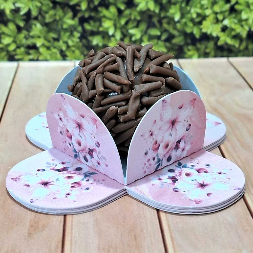 Forminhas 4 Pétalas Personalizada para Doces Brigadeiro, Aniversário, Festa Borboleta Rosa