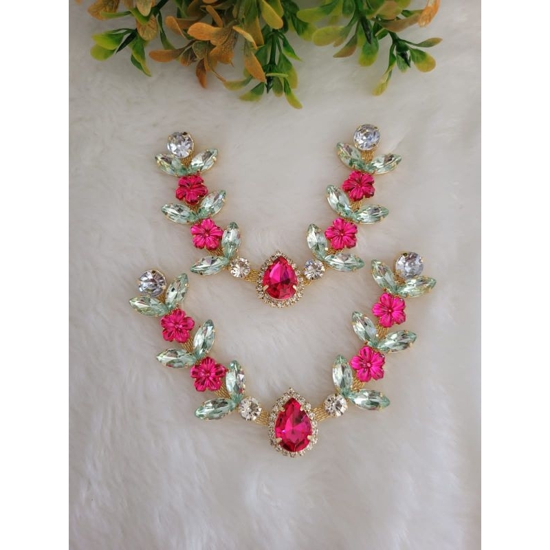 Par de cabedal para chinelos banhado (modelo flor) primeira linha em Oferta na Shopee