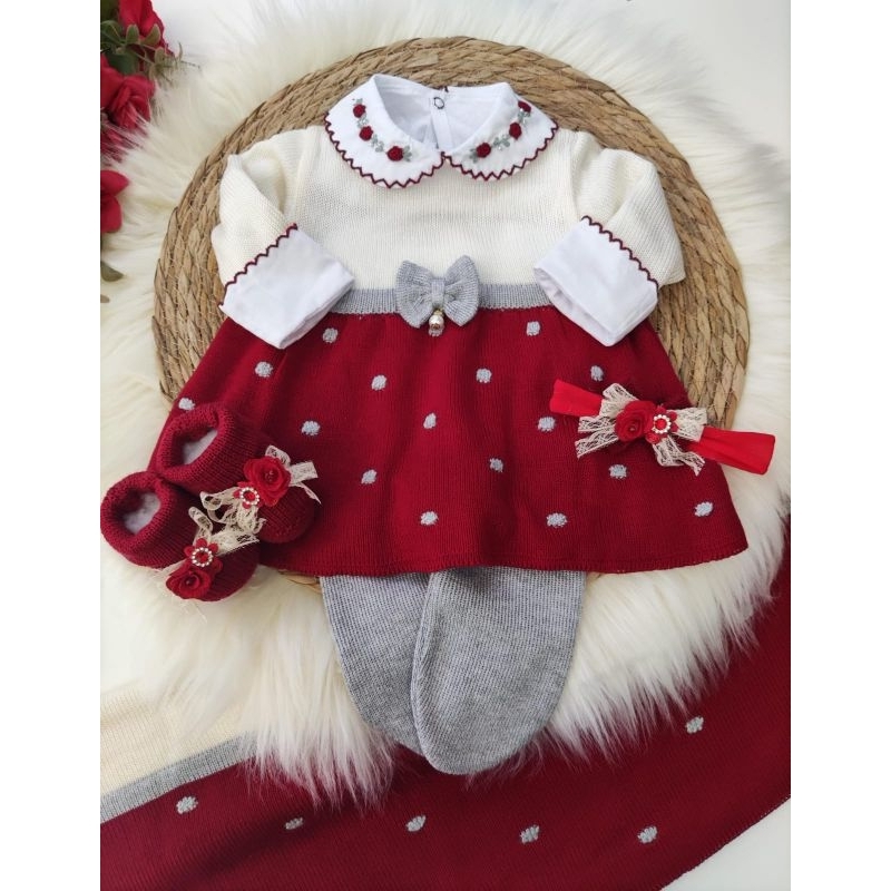 Saída de Maternidade de Luxo em Tricot. Saida Vestido Calça e Manta Vermelho Poá Cinza