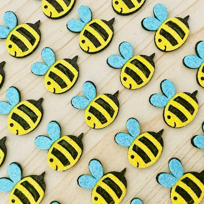 ADESIVO PET MINI ABELHINHA - BANHO E TOSA (20 UNIDADES) em Oferta na Shopee