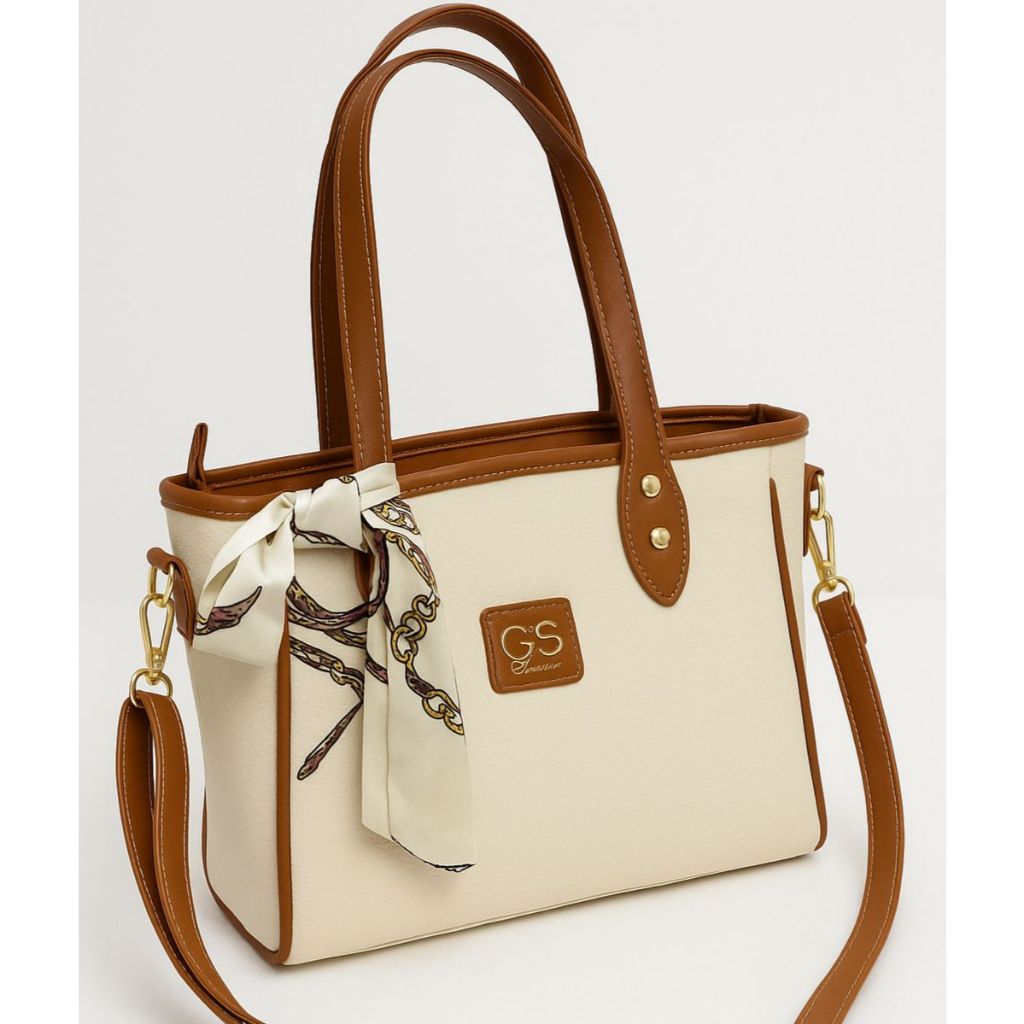 Bolsa Média Espaçosa Básica Preta + POMPOM OU LENÇO