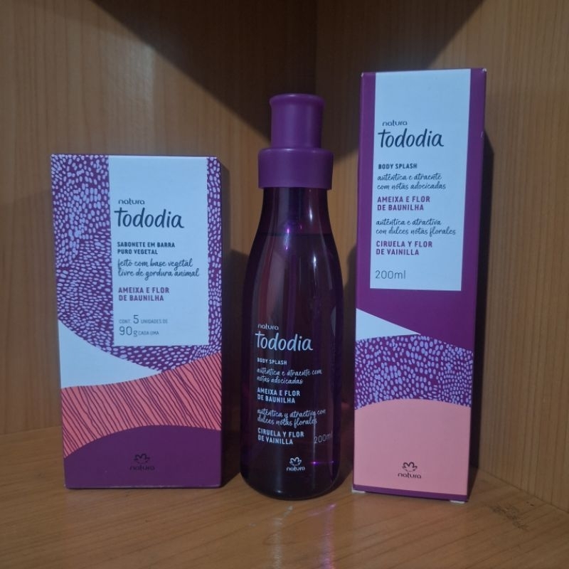 Ameixa e Flor de Baunilha Body Splash e caixa de sabonete, Body Splash e desodorante antitranspirante em Creme