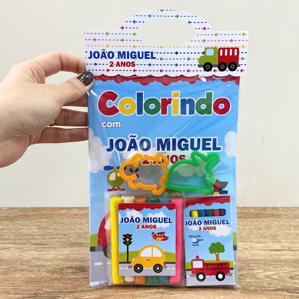 Lembrancinha Carrinhos Meios de Transporte Kit de livros para Colorir e Massinha de modelar
