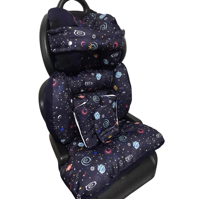 Imagem capa colchonete pra cadeirinha de carro espacial