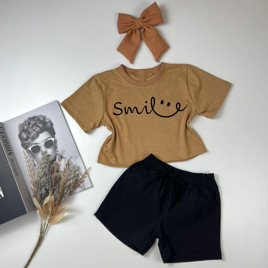 Conjunto Infantil Feminino Smile Verão Confortável Blusa Smile E Short Confortável