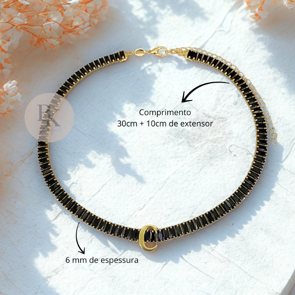 COLAR CHOKER LETRA INICIAL RIVIERA PRETA + CAIXA DE VELUDO — imagem 2 de 2