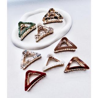 PRESILHA PIRANHA DE CABELO EM ACETATO EM FORMATO TRIANGULAR - PIRANHA ACETATO TRIANGULO