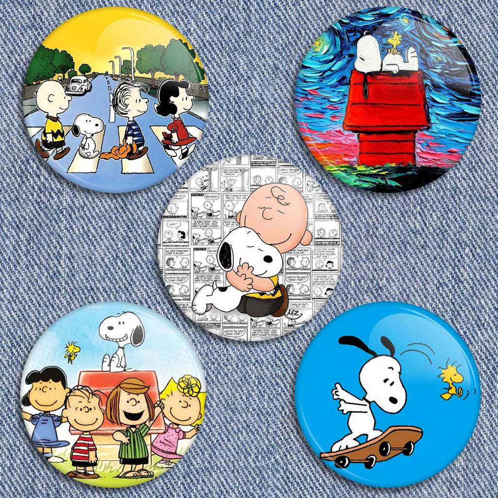 Kit 5 Botons Snoopy E Charlie Brown, Broche Snoopy personagens em Oferta na Shopee