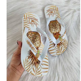 Chinelo Personalizado Praia Abacaxi Branco | Correia Macia + Pingente Charmoso em Oferta na Shopee