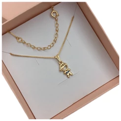 Colar De Filho Pingente Menino Com Pedrinhas De Zircônia Corrente Dourada Com Extensor Banhado A Ouro 18k