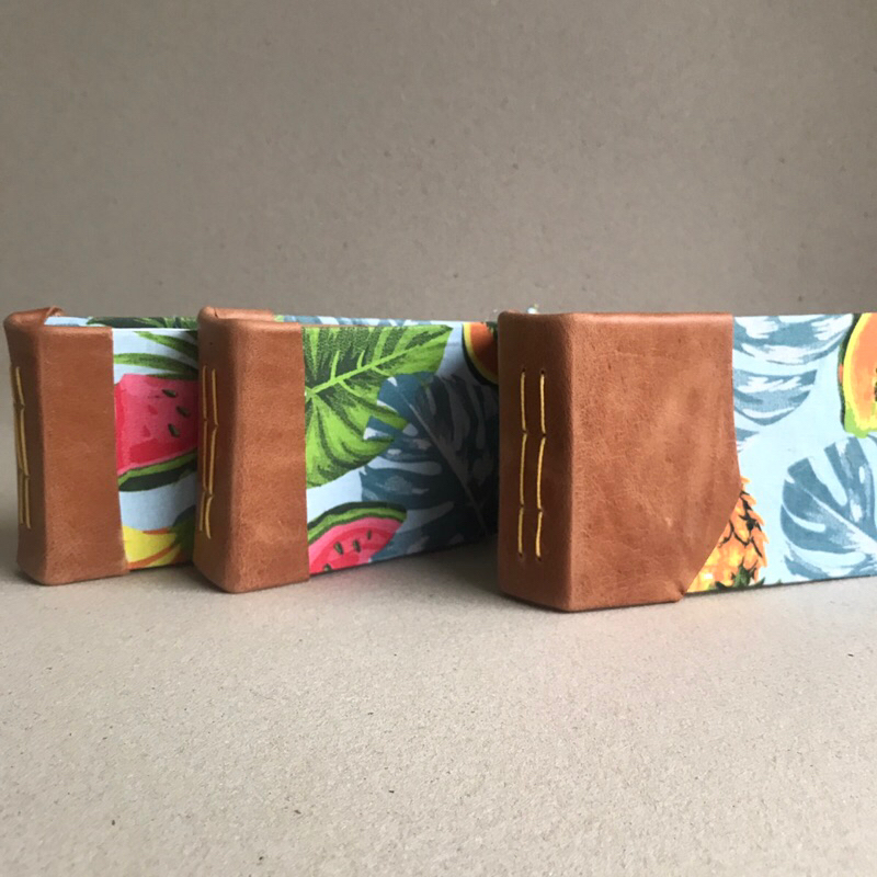 Kit de Bloquinho Frutas 3 Unidades Couro e Tecido - Cadernos Artesanais - CAD265
