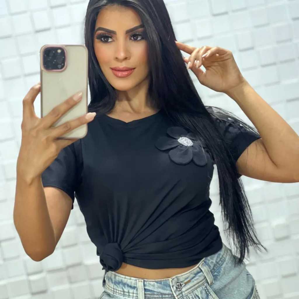 1. Blusa Feminina Estilosa Flor 3D Encanto Suave – Diamond Line