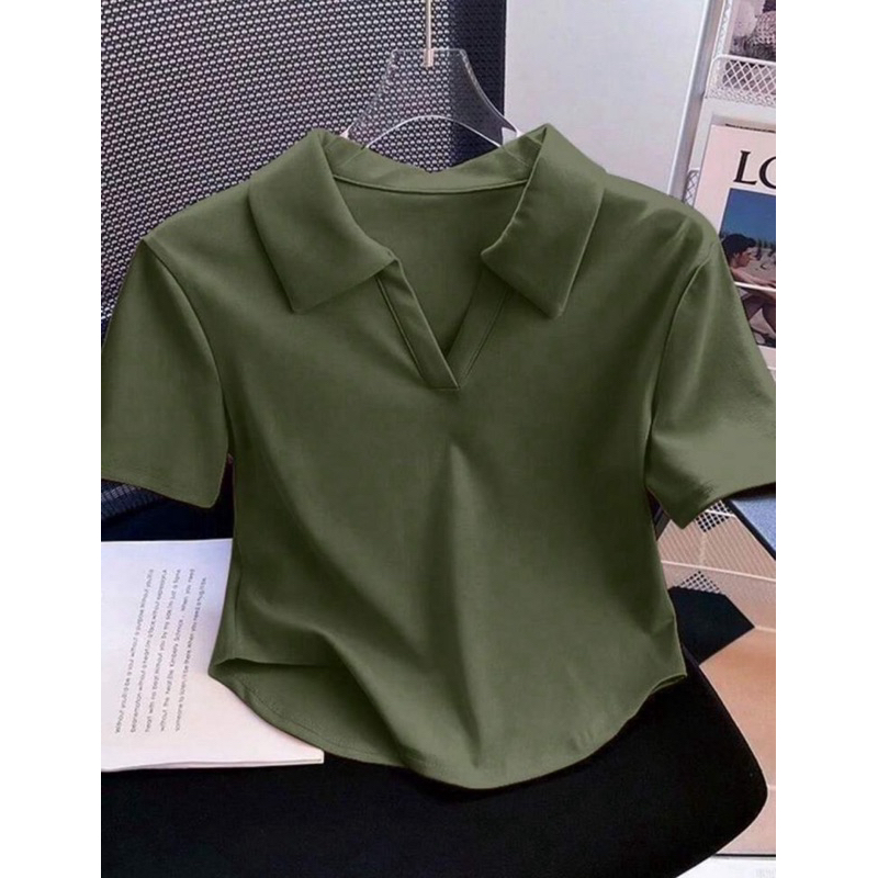 Camiseta feminina canelada gola polo casual