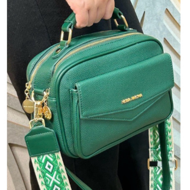 Bolsa Feminina Rosa Amora Alça Grossa Bordada e Alça Lisa Baú Tamanho Médio