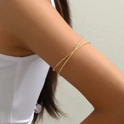 1 Pulseira Aberta e Criativa feminina em banhada em ouro 18k e prata 925 com Design Oco em Cruz