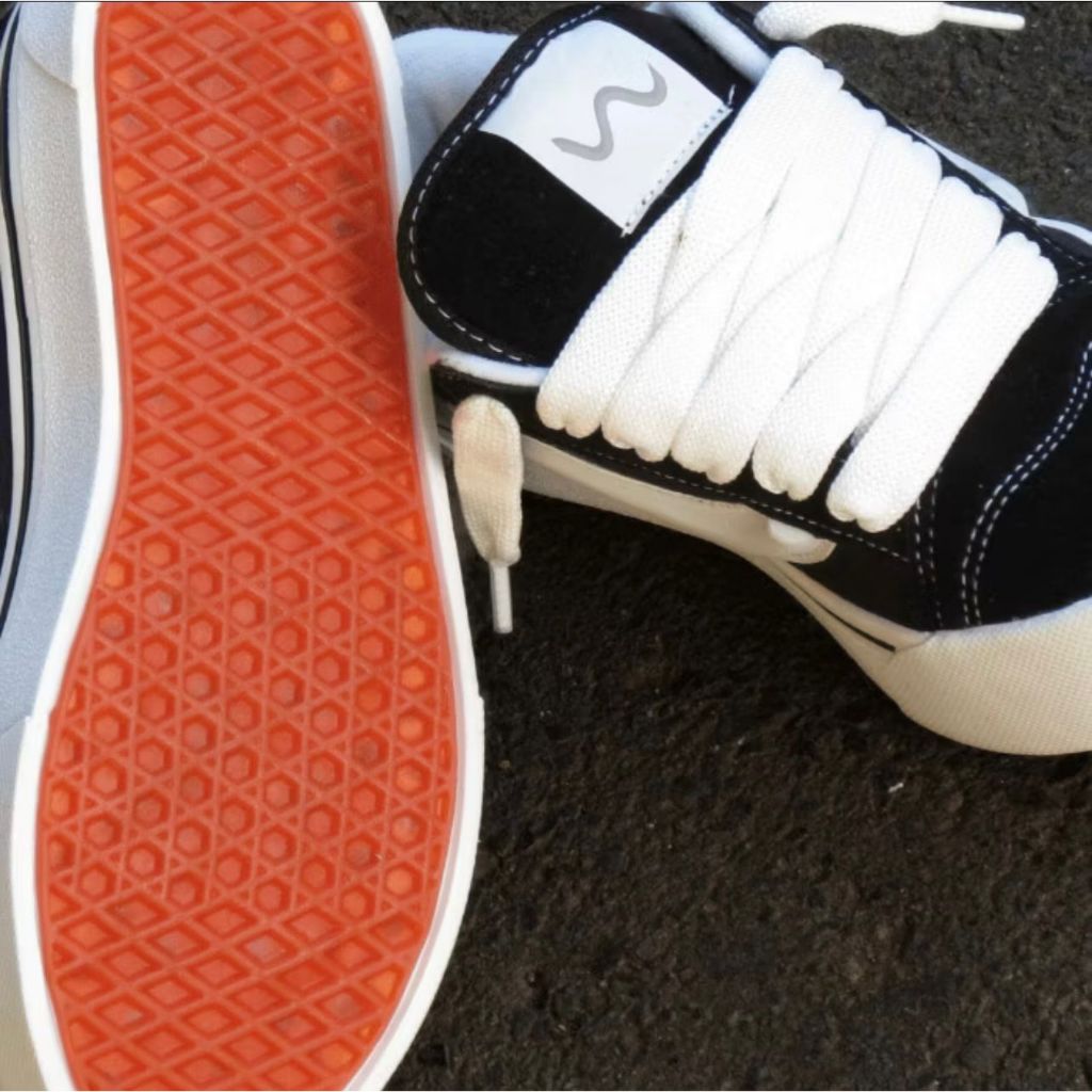 Tênis Unissex Masculino Feminino Preto Branco Leve Confortável Estiloso