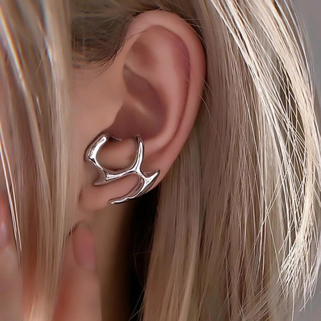 Ear Cuff Assimétrica - Prata 925 e Ouro 18k