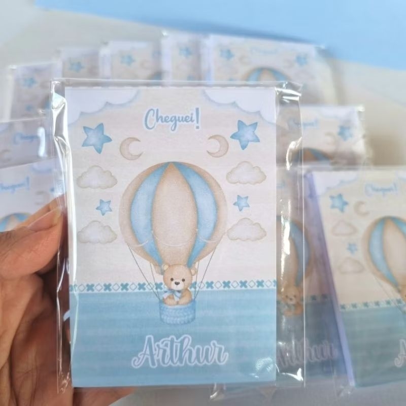 kit Lembrancinha Maternidade Ursinho Teddy Balão Azul 10 Bloquinhos Personalizados Embalado no Saquinho