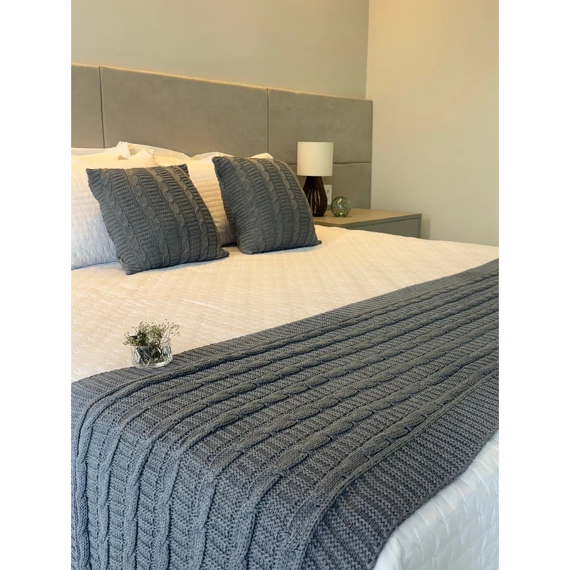 Kit Peseira e Manta de Tricot para Cama Casal Queen King — foto 4