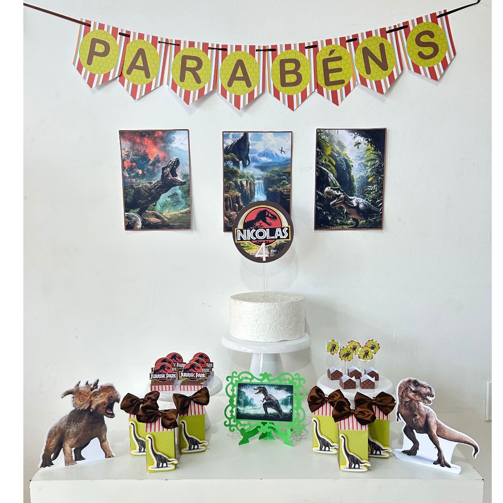 Kit Festa Dinossauro Jurassic Personalizado 100 Itens - Só um Bolinho, Aniversário, Mesversário