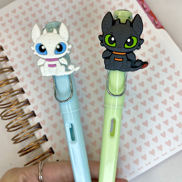 Lápis Infinito com Diversos Temas Fofos, Bichinhos, como treinar seu dragão entre outros em Oferta na Shopee