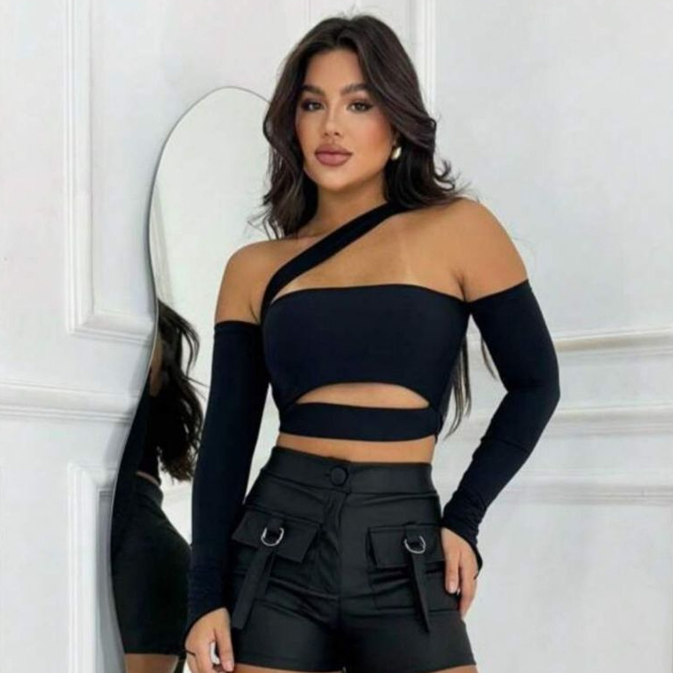 Cropped top Recortes Faixa Manga Longa Moda Blogueira Gringa  Decotado Ombro a Ombro